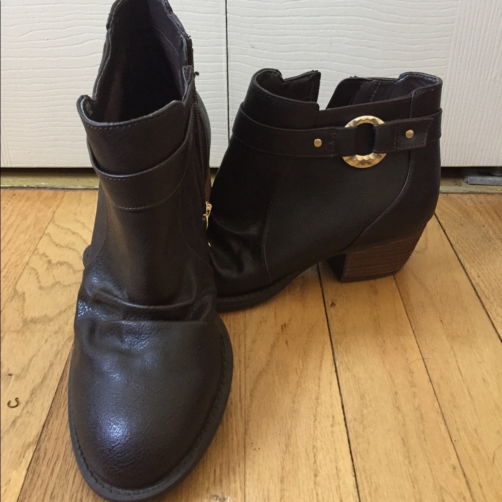 Dr. Scholl’s cool comfort booties